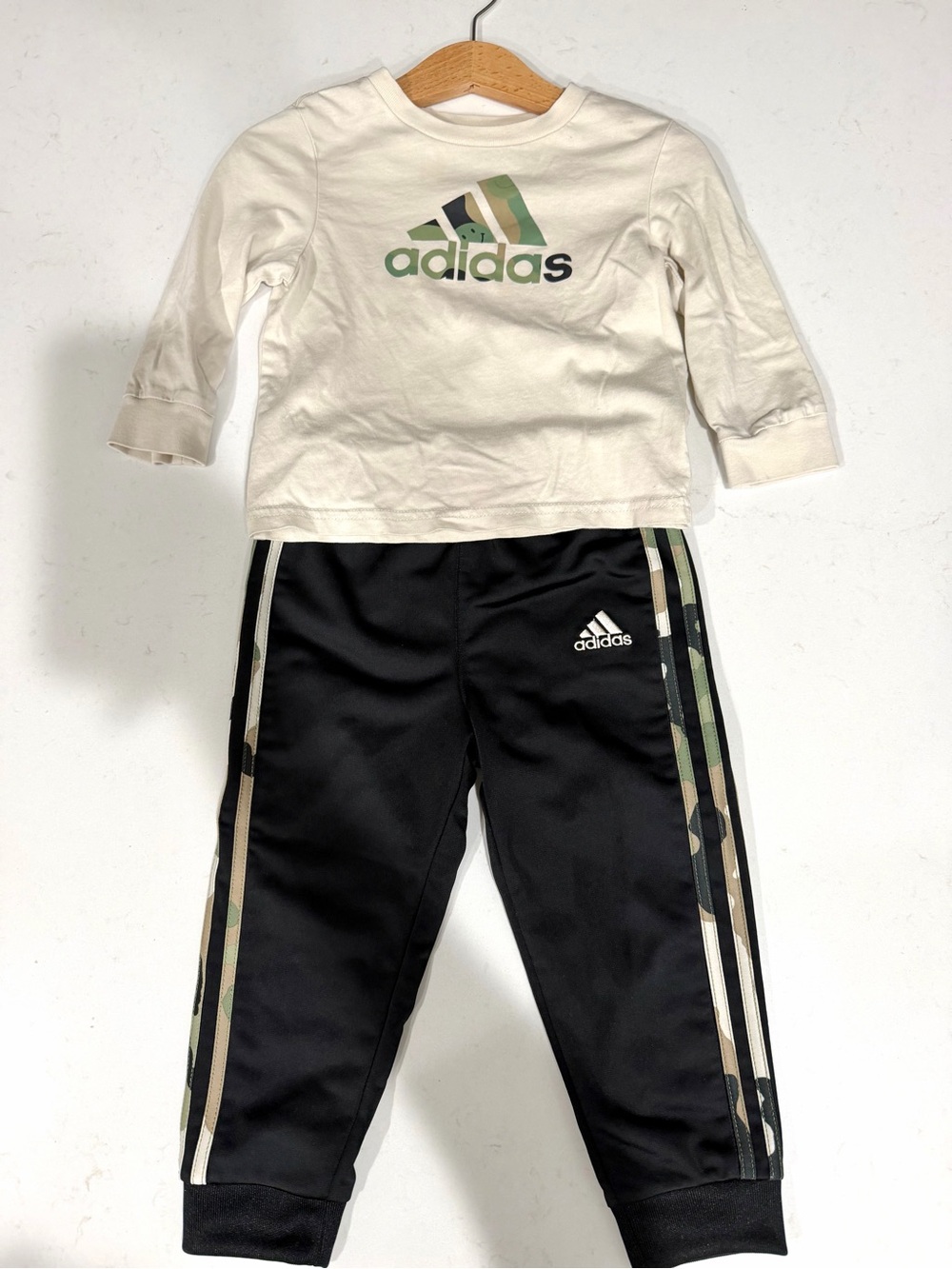 Adidas 2-Piece Long Sleeve Tee & Pants Set 18M White Black Camo
